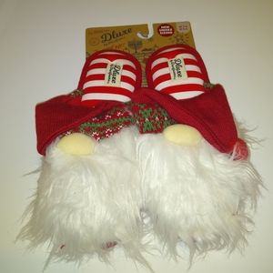 Dluxe Christmas slippers by Dearfoams